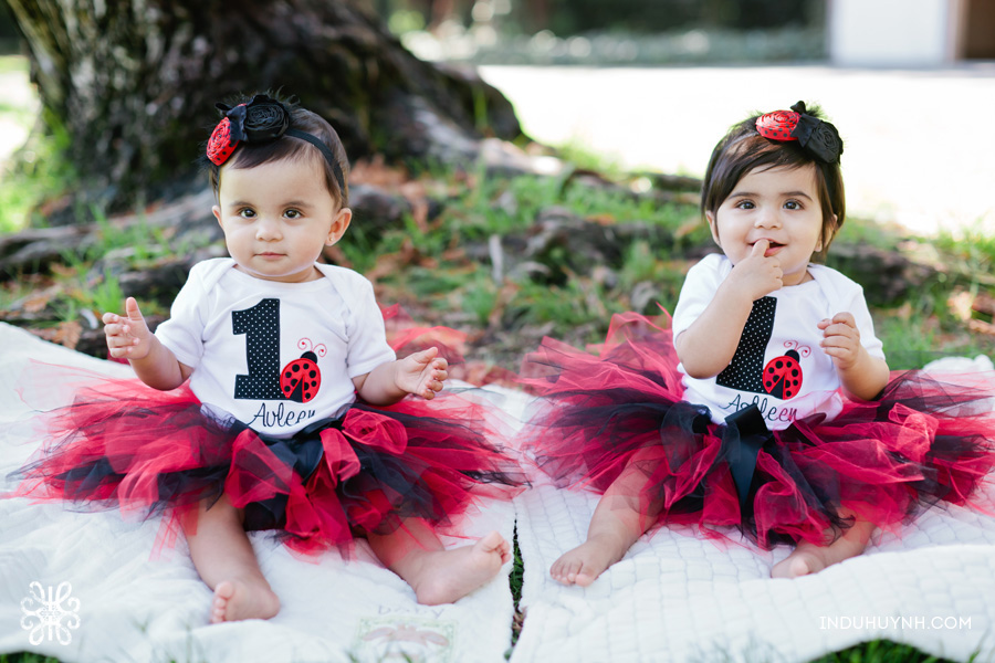 002-Twin-girls-firs-birthday-portrait-session-San-Jose-california-Indu-Huynh-Photography